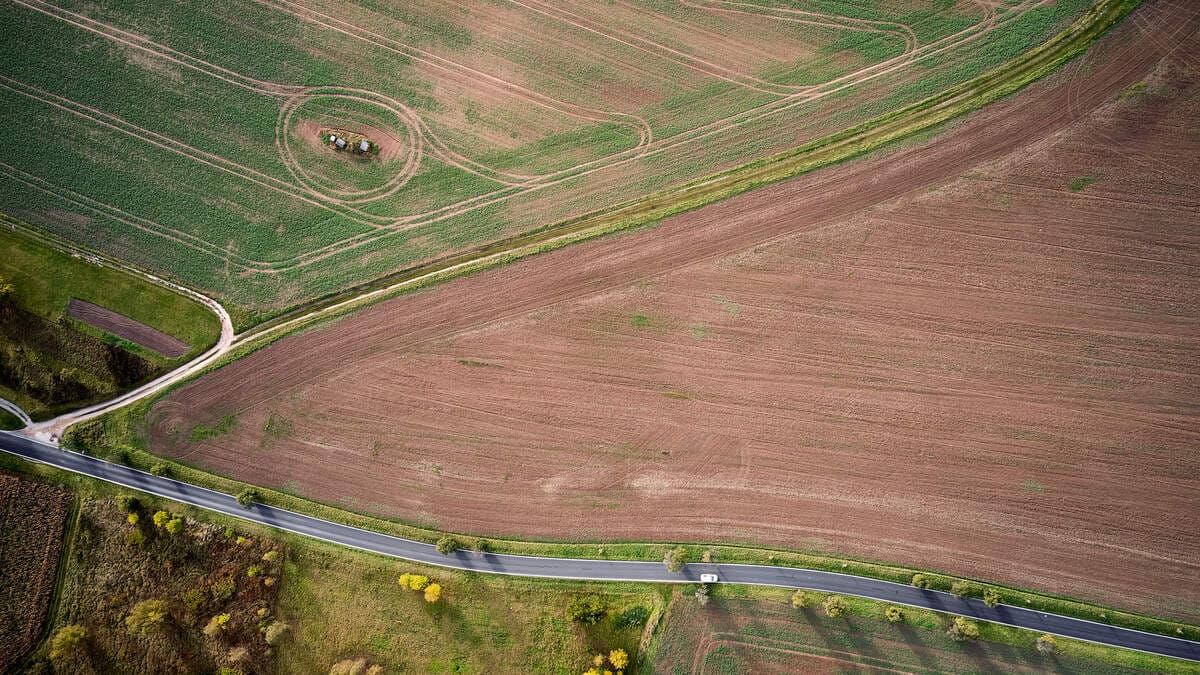 Pozemek rozdělen na 8 parcel